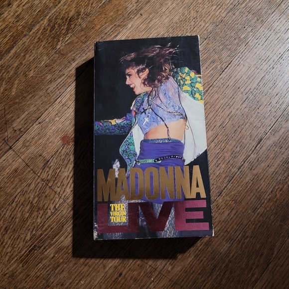 Madonna like a virgin tour fold out vhs - Picture 7 of 7